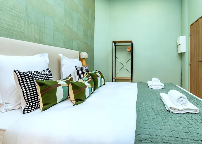 Central, Air-conditioned And Designer - Pereire
