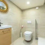 Central, Air-conditioned And Designer - Pereire