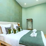 Central, Air-conditioned And Designer - Pereire