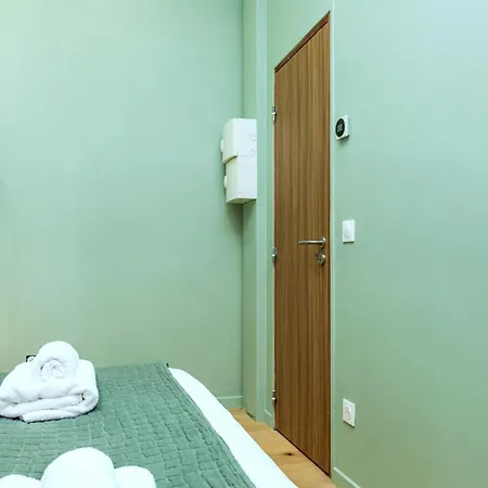Central, Air-conditioned And Designer - Pereire *