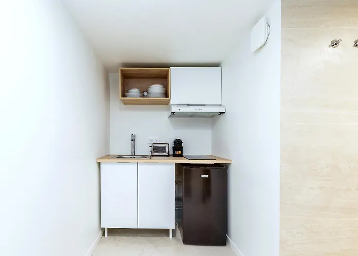 Central, Air-conditioned And Designer - Pereire 巴黎