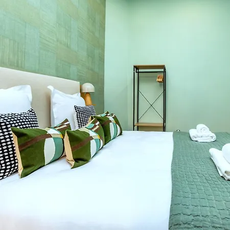 Central, Air-conditioned And Designer - Pereire